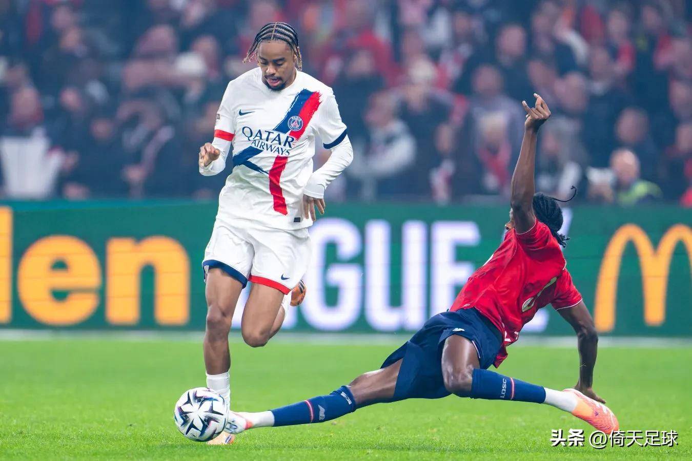 乐动体育-巴黎圣日耳曼对巴萨