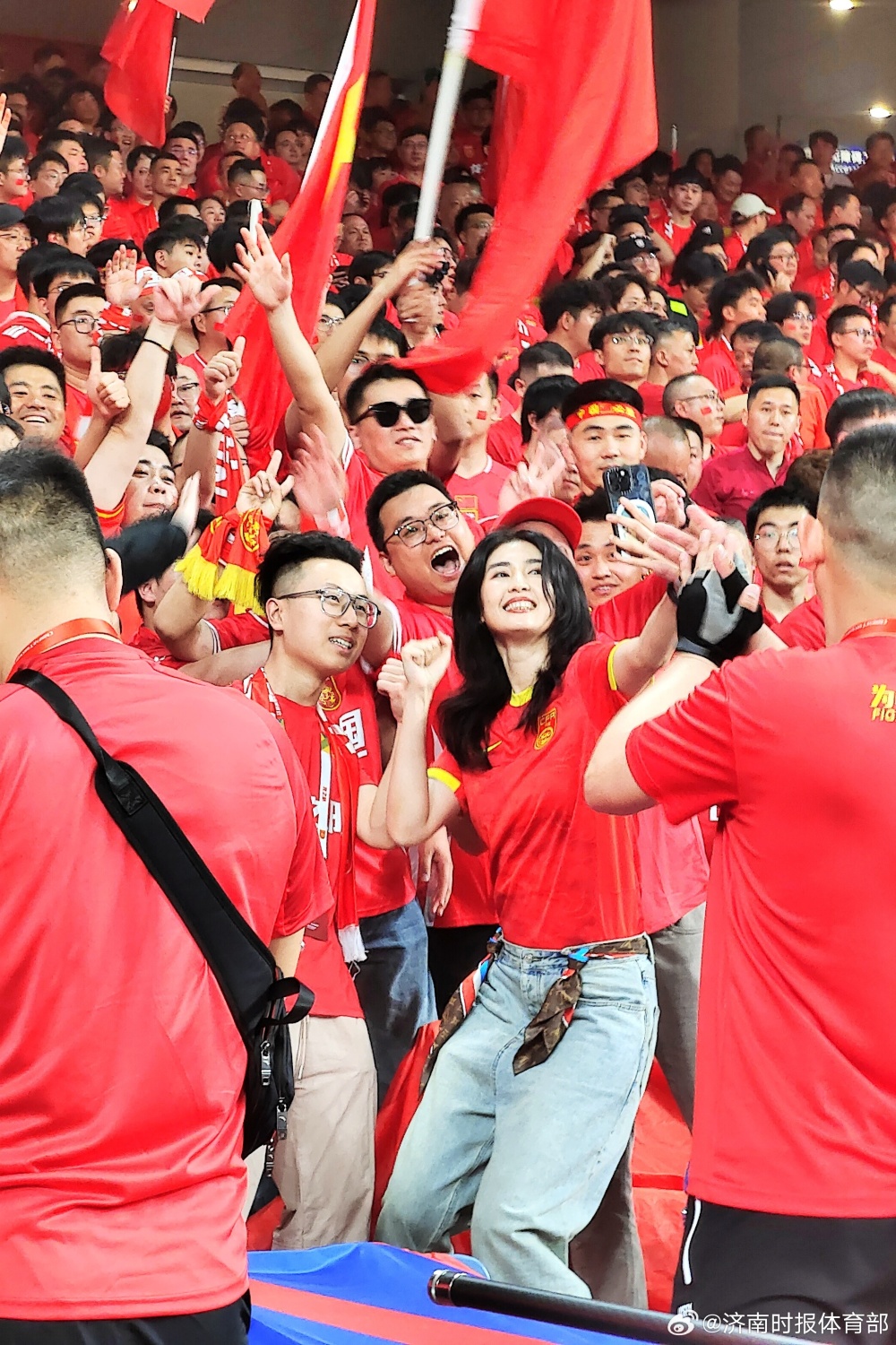 乐动体育官方网站入口-怒放竞技场国内首个潮流街头女足赛事